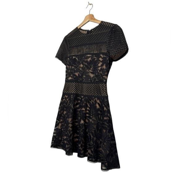 NWOT BCBGMAXAZRIA Eleanor Short-Sleeve A-Line Lace
Dress Black 0 - Picture 7 of 13
